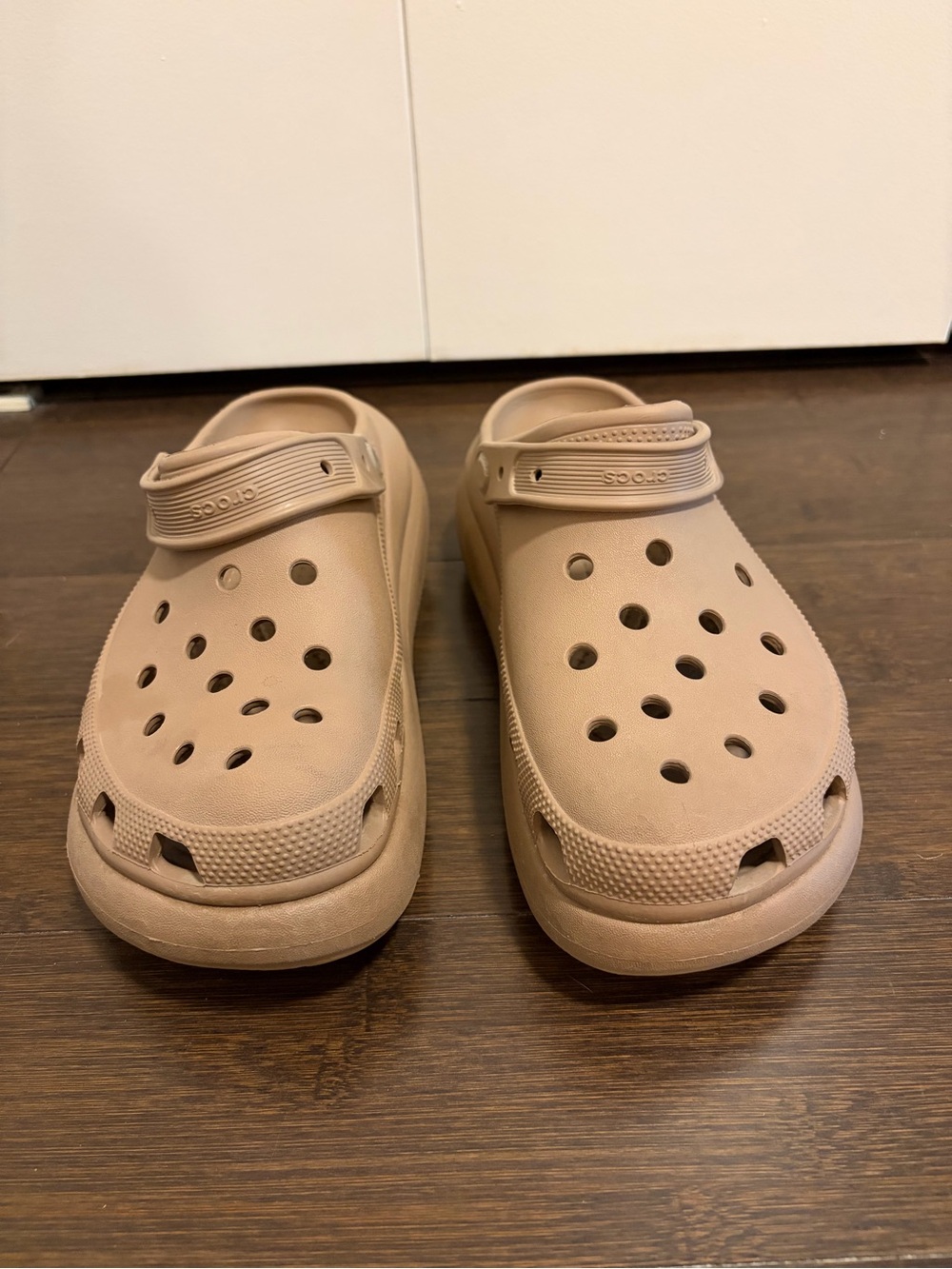 Crocs Classic Crush Clogs Tan - Picture 3 of 7